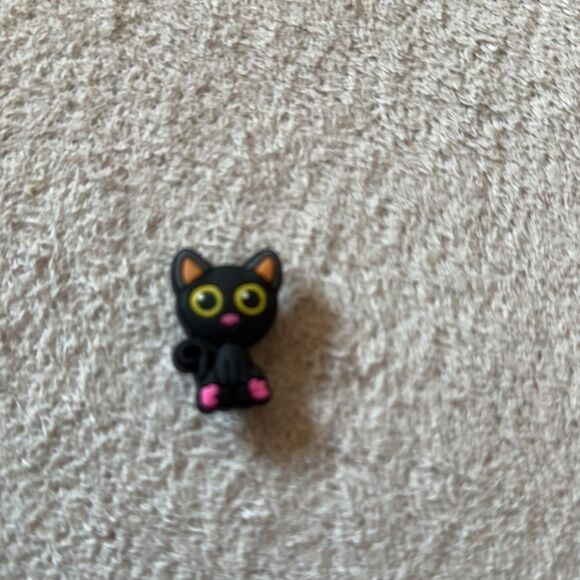 Black Cat with Yellow Eyes shoe charm NWOT - Picture 4 of 4